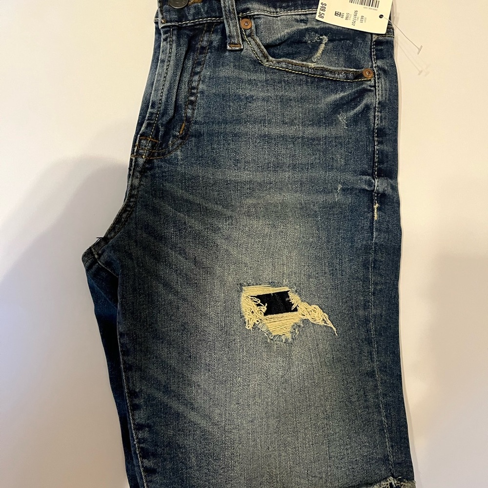 Amazing new ripped jeans! Elegant and no stains!